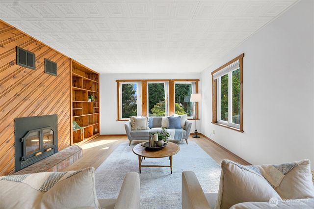 2438 N Bakerview Park Drive, Ferndale, WA 98248