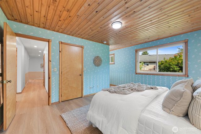 2438 N Bakerview Park Drive, Ferndale, WA 98248