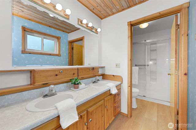 2438 N Bakerview Park Drive, Ferndale, WA 98248