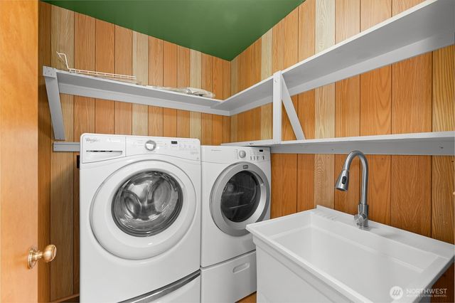 2438 N Bakerview Park Drive, Ferndale, WA 98248