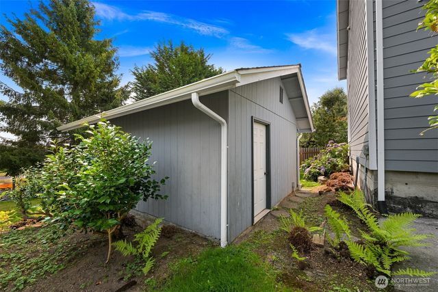 2438 N Bakerview Park Drive, Ferndale, WA 98248