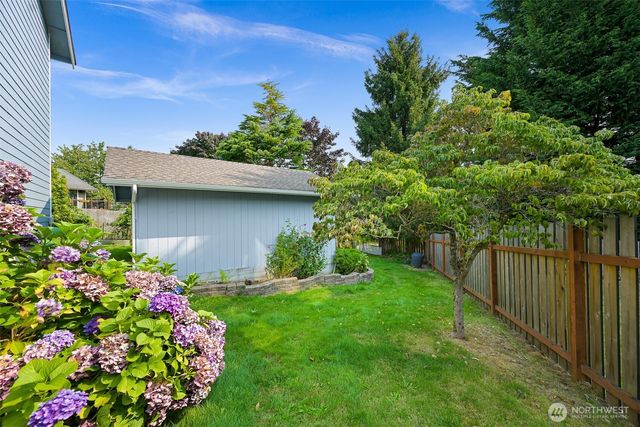 2438 N Bakerview Park Drive, Ferndale, WA 98248