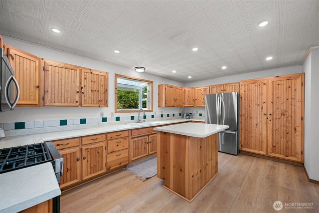 2438 N Bakerview Park Drive, Ferndale, WA 98248