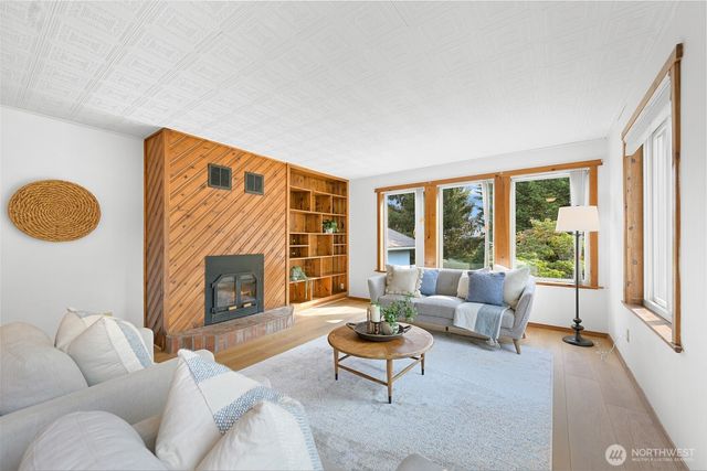 2438 N Bakerview Park Drive, Ferndale, WA 98248