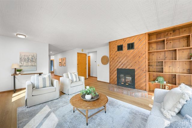 2438 N Bakerview Park Drive, Ferndale, WA 98248