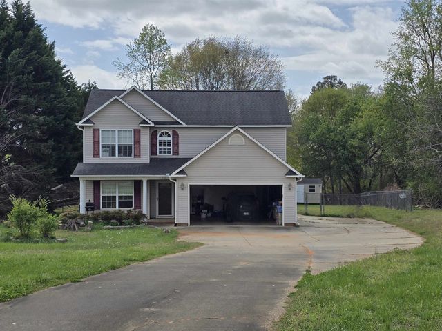 532 Tut Court, Woodruff, SC 29388