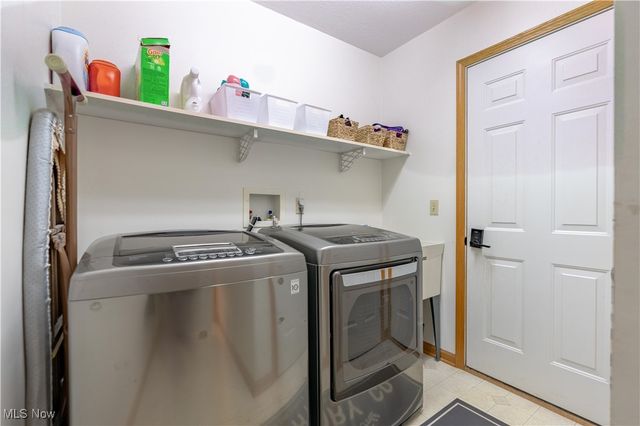 2802 Hartford Lane, Akron, OH 44312