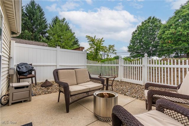 2802 Hartford Lane, Akron, OH 44312