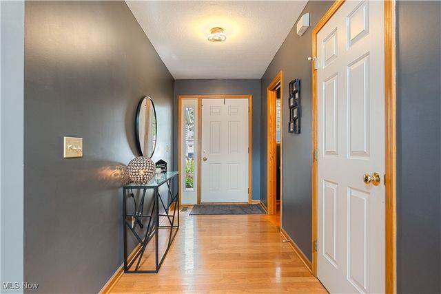 2802 Hartford Lane, Akron, OH 44312