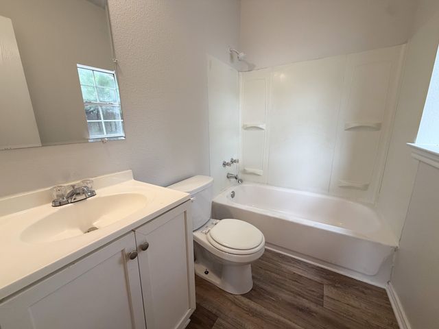 1309 N Clay Street, Ennis, TX 75119
