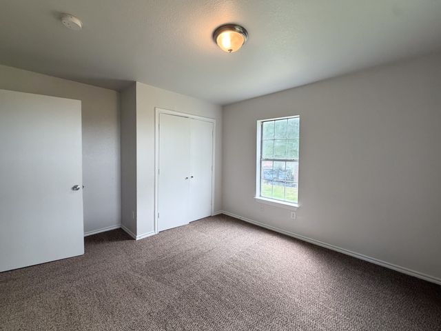 1309 N Clay Street, Ennis, TX 75119