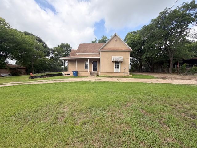1309 N Clay Street, Ennis, TX 75119