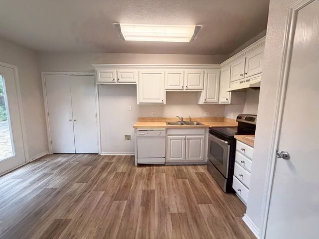 1309 N Clay Street, Ennis, TX 75119