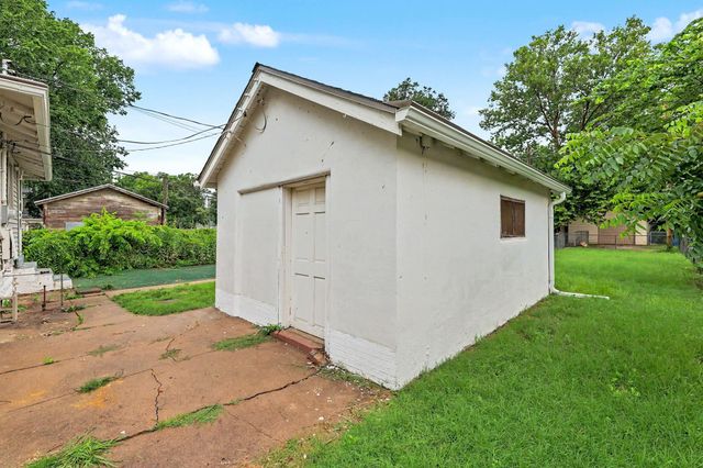 2328 W Maple, Wichita, KS 67213