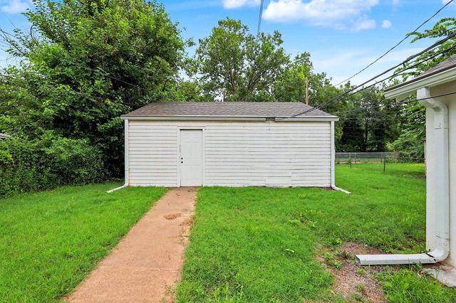 2328 W Maple, Wichita, KS 67213