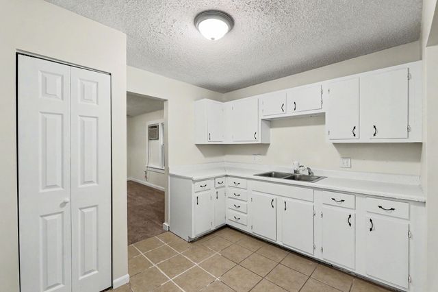 2328 W Maple, Wichita, KS 67213