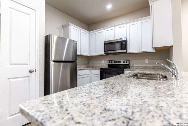 6734 Summer Fest Dr Unit 111, San Antonio, TX 78244