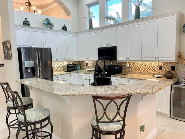 102 SE RIO PALERMO, Port St. Lucie, FL 34984