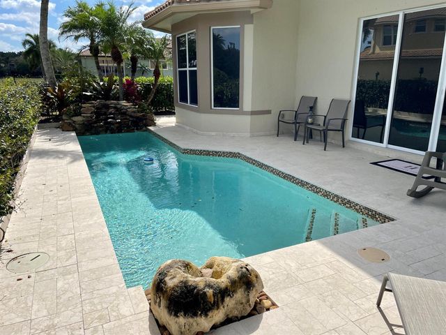 102 SE RIO PALERMO, Port St. Lucie, FL 34984