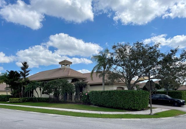 102 SE RIO PALERMO, Port St. Lucie, FL 34984