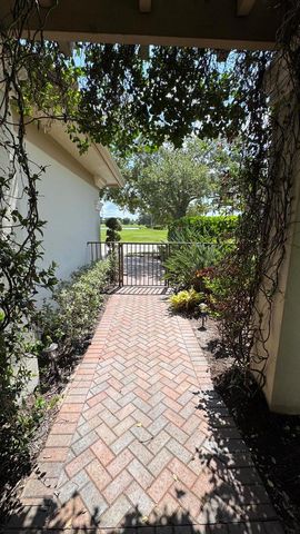 102 SE RIO PALERMO, Port St. Lucie, FL 34984