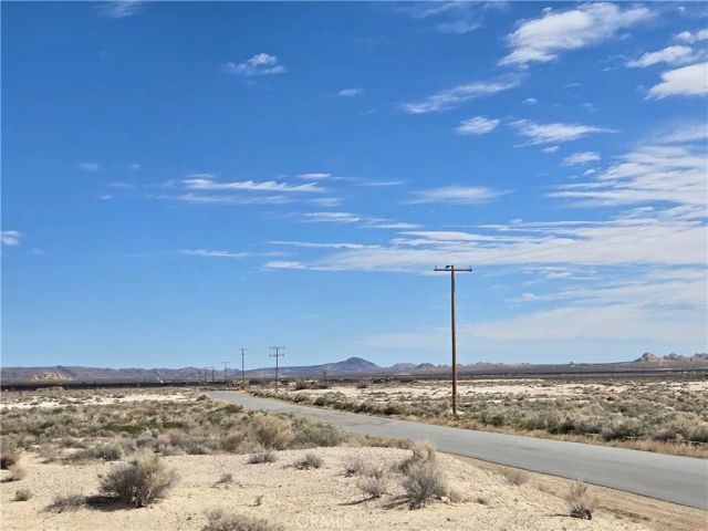 3 North Side, Lucerne Valley, CA 92356
