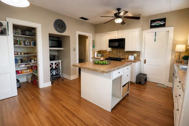 315 S Johnson Street, Alvin, TX 77511