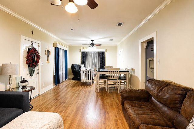 315 S Johnson Street, Alvin, TX 77511