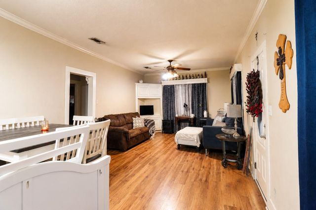 315 S Johnson Street, Alvin, TX 77511