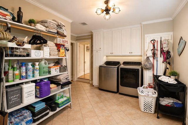315 S Johnson Street, Alvin, TX 77511