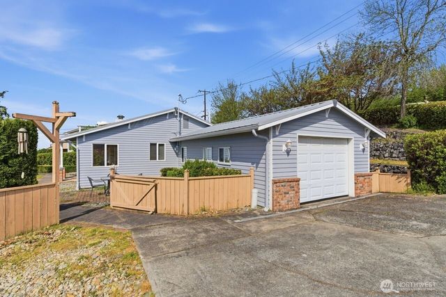 21204 3rd Avenue S, Des Moines, WA 98198