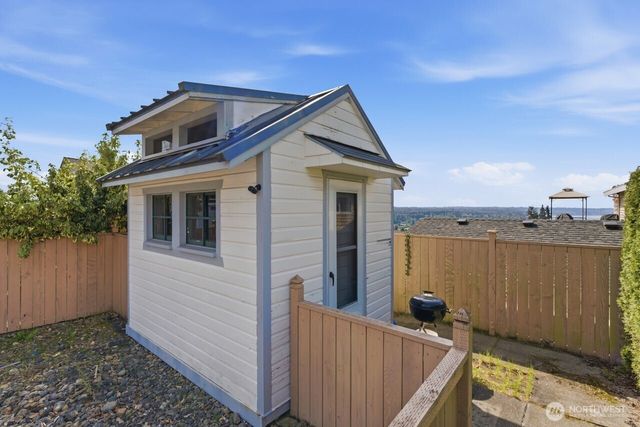 21204 3rd Avenue S, Des Moines, WA 98198