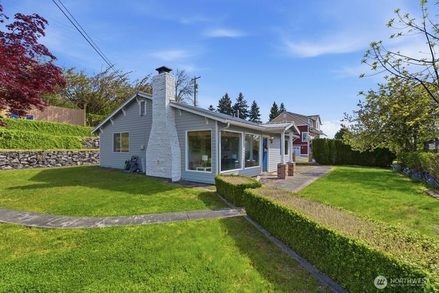 21204 3rd Avenue S, Des Moines, WA 98198