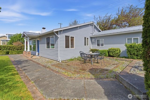 21204 3rd Avenue S, Des Moines, WA 98198