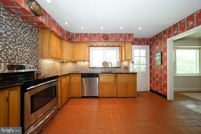 1125 HILLCREST RD, Penn Valley, PA 19072