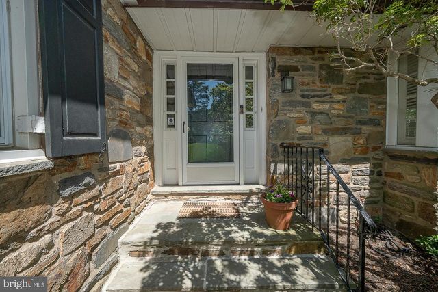 1125 HILLCREST RD, Penn Valley, PA 19072