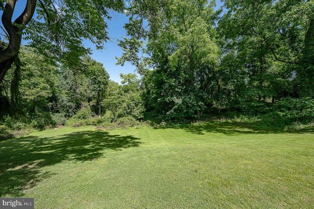 1125 HILLCREST RD, Penn Valley, PA 19072
