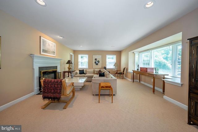 1125 HILLCREST RD, Penn Valley, PA 19072