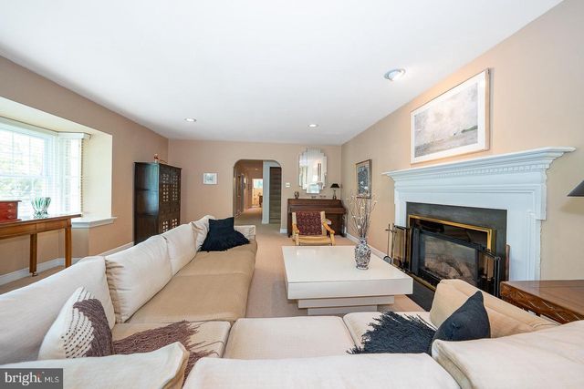 1125 HILLCREST RD, Penn Valley, PA 19072
