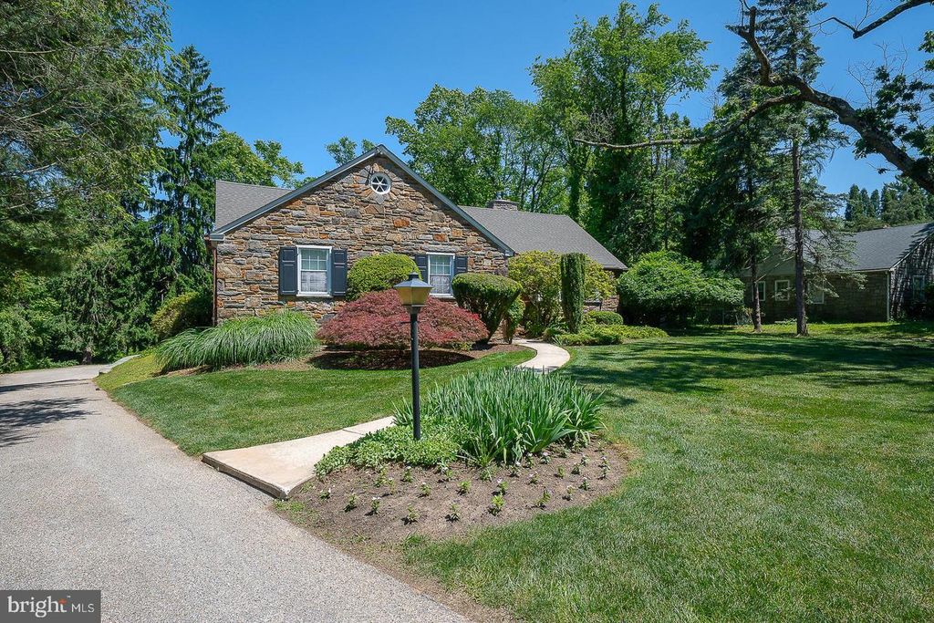 1125 HILLCREST RD, Penn Valley, PA 19072