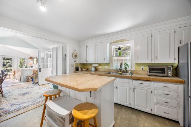 12 Rolfes Ln, Newbury, MA 01951