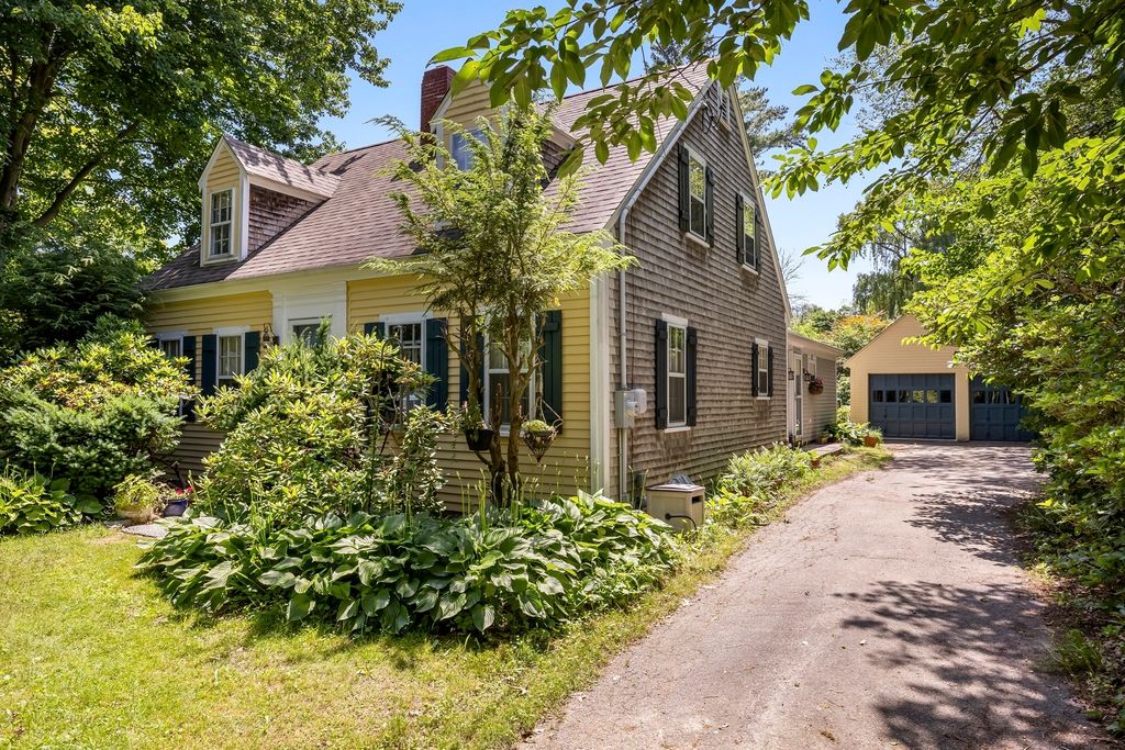 12 Rolfes Ln, Newbury, MA 01951