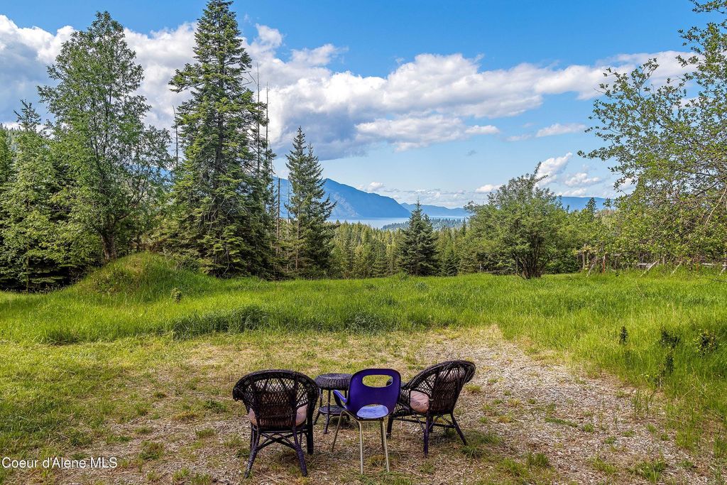 2132 W Spring Creek Road, Hope, ID 83836