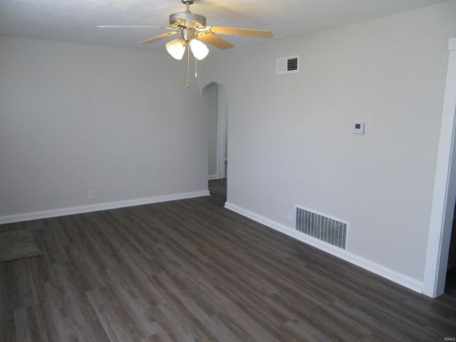 1120 Saint George Road, Evansville, IN 47711