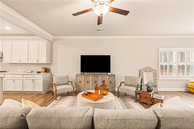 555 Timberbrook Drive, Sharpsburg, GA 30277