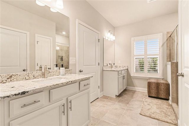 555 Timberbrook Drive, Sharpsburg, GA 30277