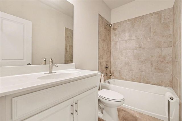 555 Timberbrook Drive, Sharpsburg, GA 30277