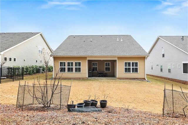 555 Timberbrook Drive, Sharpsburg, GA 30277