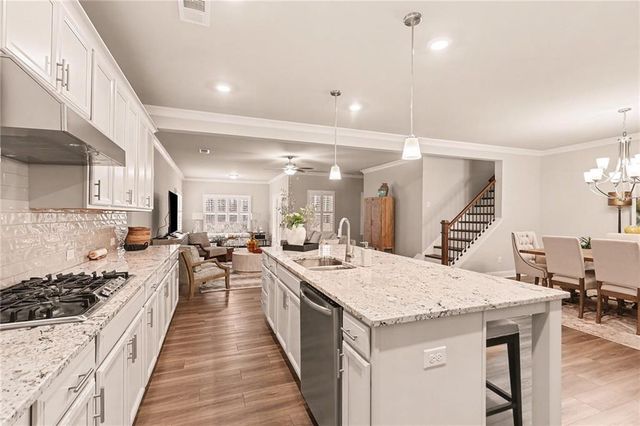 555 Timberbrook Drive, Sharpsburg, GA 30277