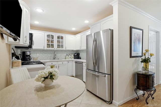 907 Altessa Boulevard, Melville, NY 11747
